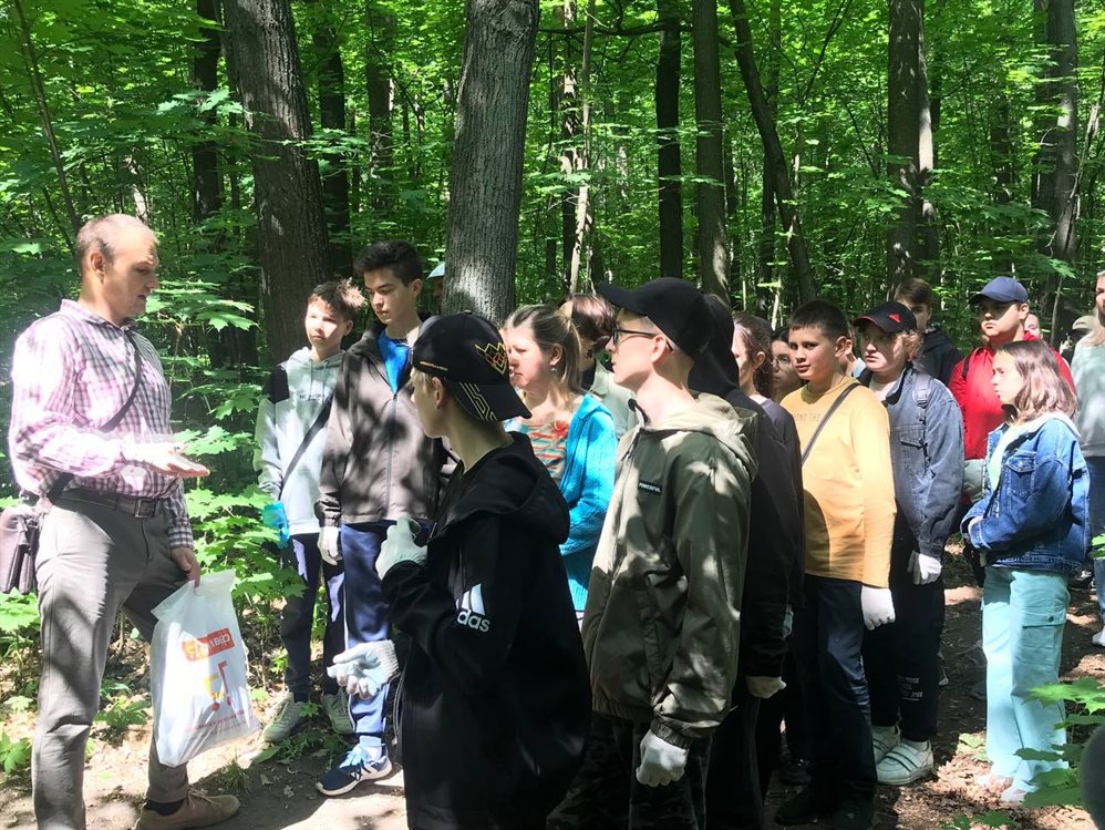 В Ульяновске экологические трудовые отряды знакомят школьников с историей Винновской рощи