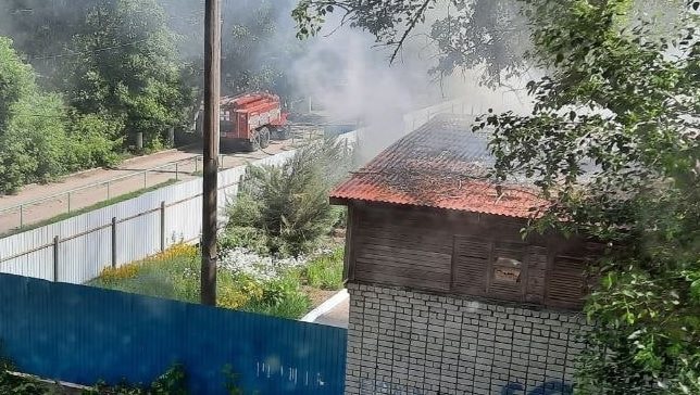 Пожар на территории детского сада № 136 тушили 21 человек и пять спецмашин