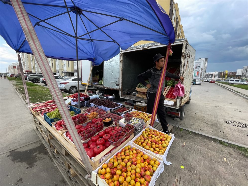 В Засвияжье разогнали незаконных торговцев овощами и фруктами