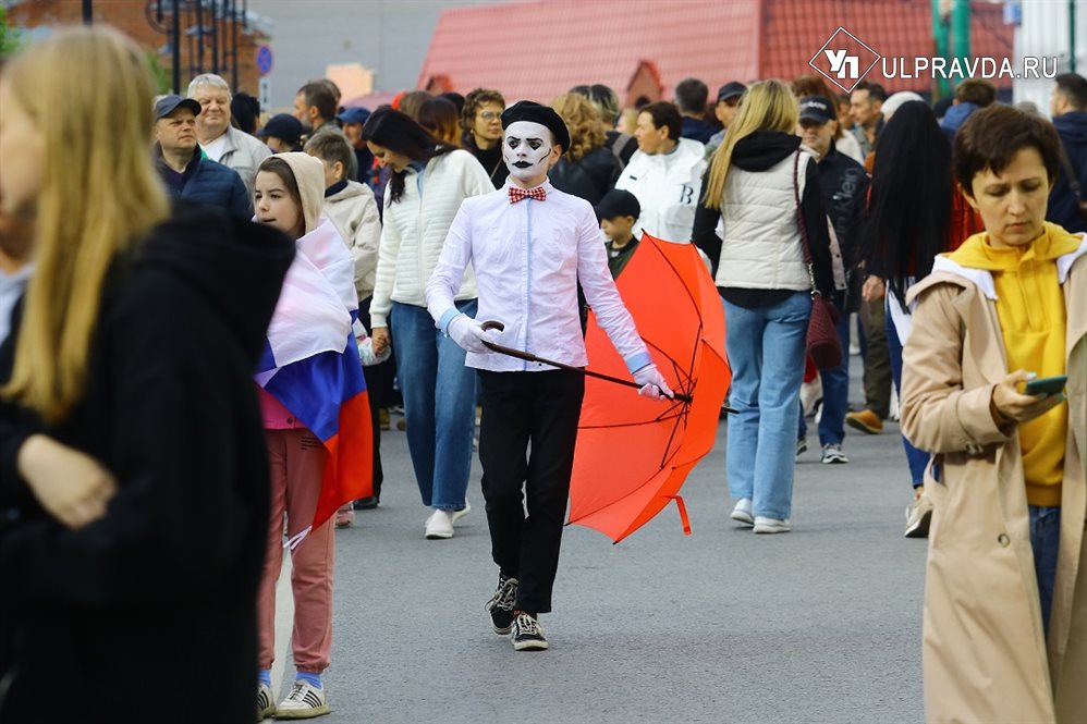 Улица Федерации на лето станет пешеходной по выходным дням