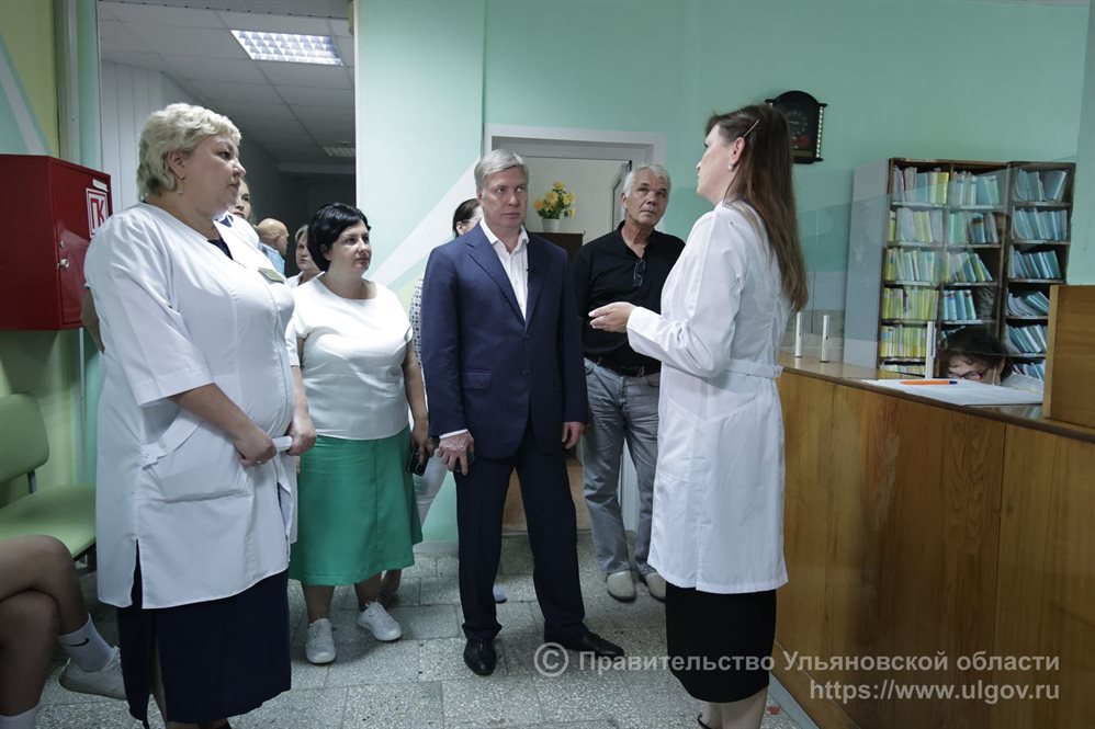 Алексей Русских поручил до конца года отремонтировать детскую поликлинику Павловской районной больницы