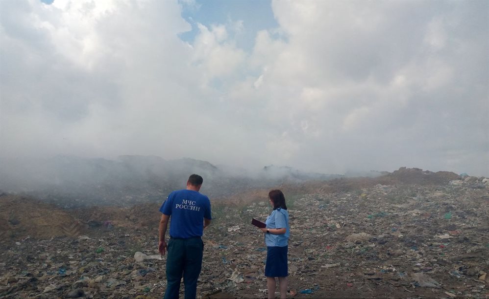 В Кузоватовском районе загорелись отходы на мусорном полигоне
