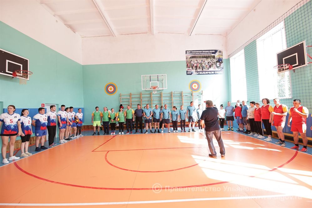 Ульяновские учителя поучаствовали в зональных соревнованиях по волейболу