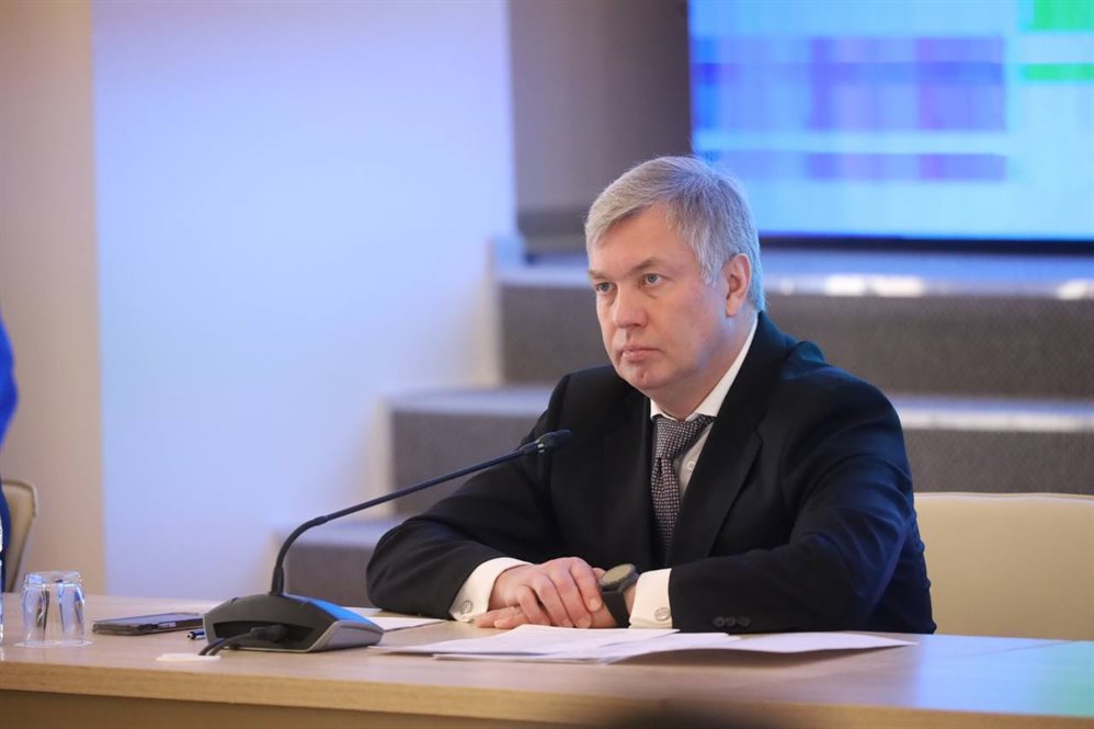 Алексей Русских обсудил с местными властями ремонт дорог и обновление социальных объектов