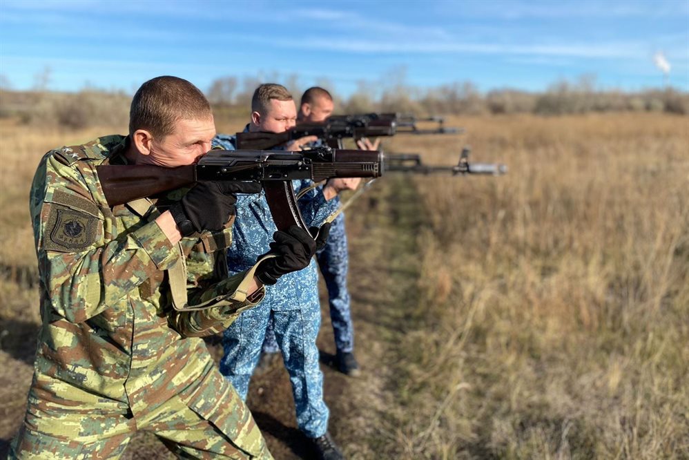 Силовики Ульяновской области определили, кто лучше стреляет из автомата Калашникова
