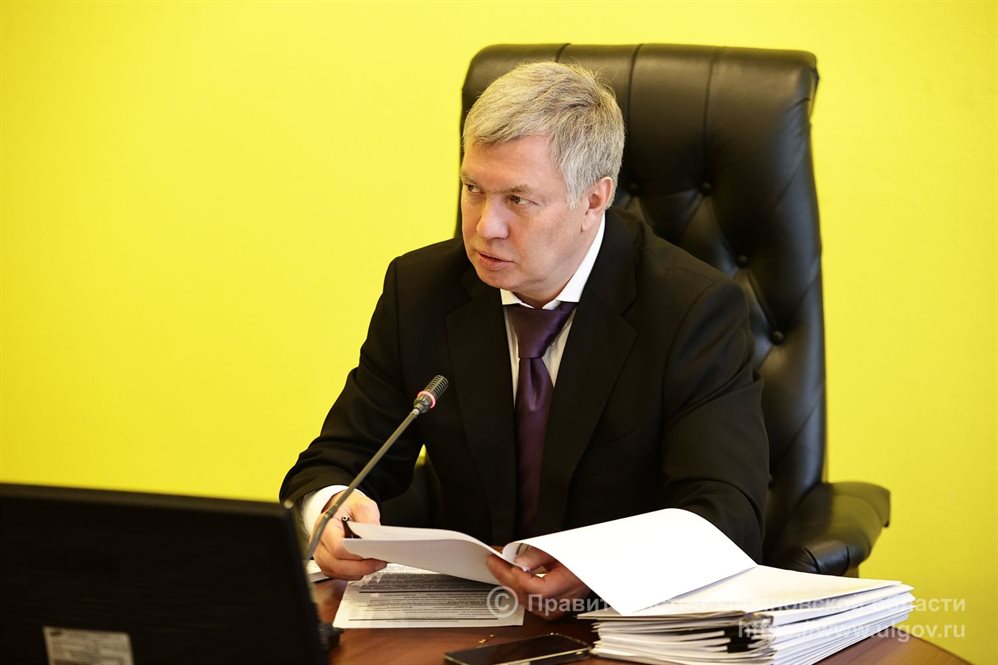 Алексей Русских провёл заседание комиссии по повышению заработных плат в сфере АПК