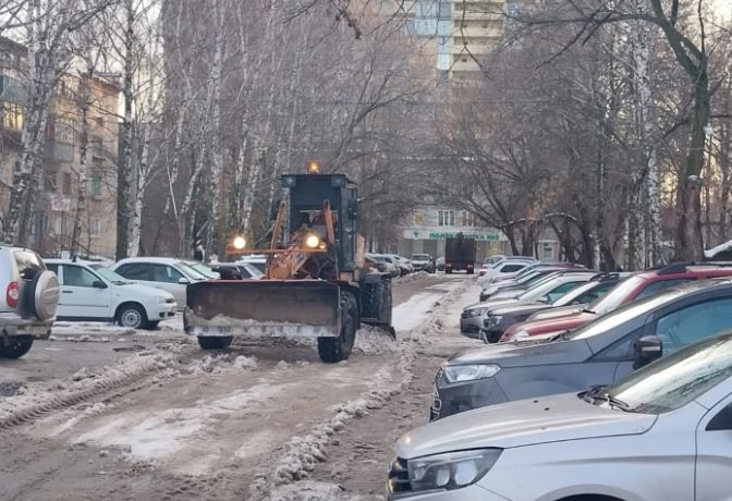 С начала снегопадов дорожники Ульяновска использовали более 1800 тонн противогололёдных материалов