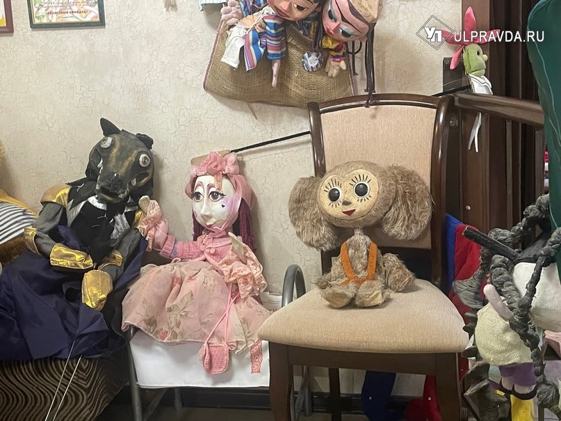 В музее Театра кукол поселился пенсионер с большими ушами