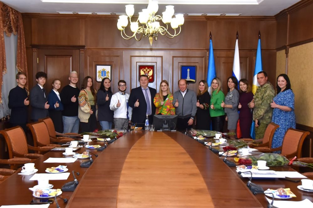 Депутат Госдумы и глава Ульяновска встретились с представителями молодёжных организаций