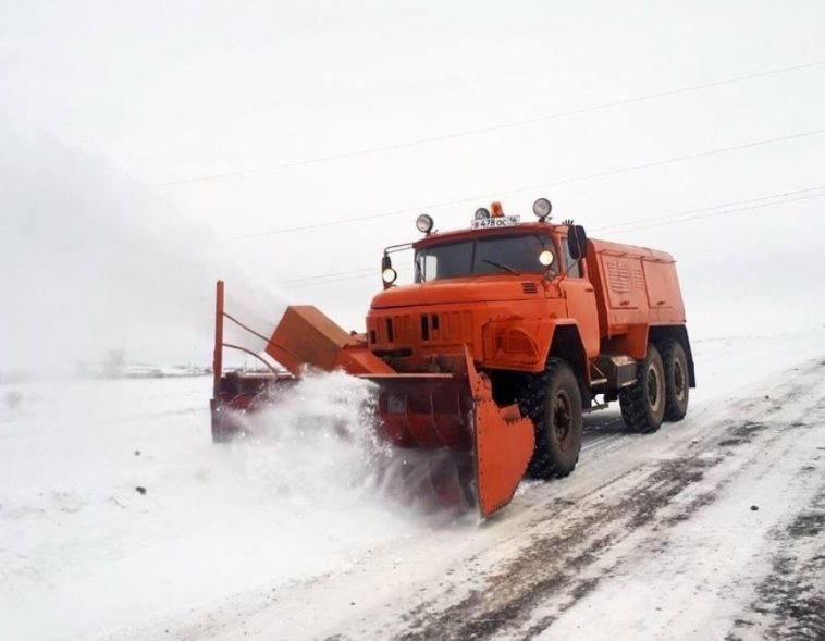 В Ульяновской области дороги расчищают 293 спецмашины