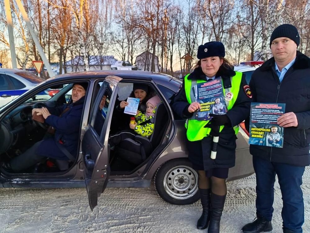 В ульяновских автомобилях проверили наличие детских кресел