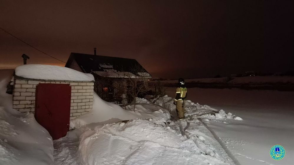 Баня загорелась в Ленинском районе