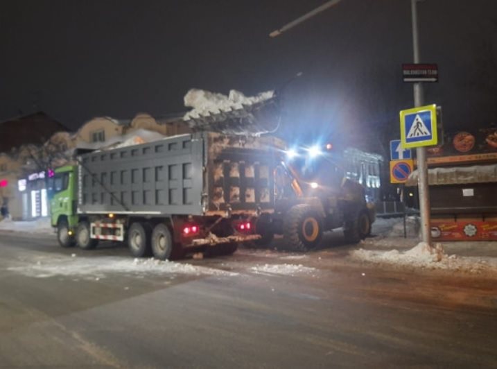 180 самосвалов снега вывезли с улиц Ульяновска за сутки