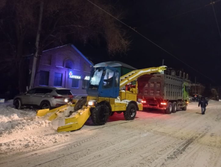 В Ульяновске дорожники продолжают усиленную расчистку улиц города
