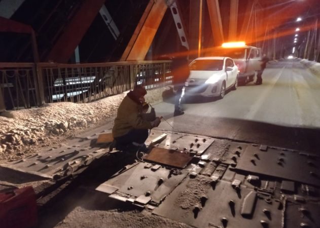 На Императорском мосту отремонтировали деформационный шов