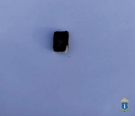 43-летняя женщина прятала в Ульяновске опасную соль в фиолетовом носке