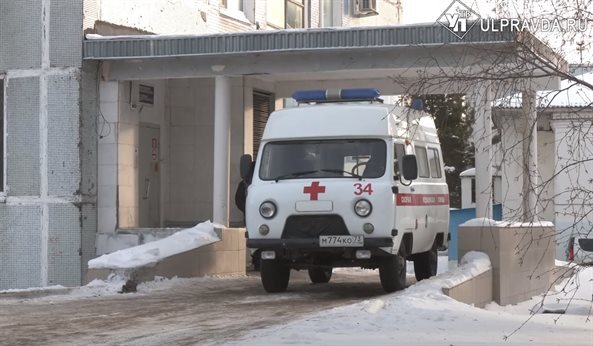 Сотрудник ульяновского предприятия уронил на себя упаковку и серьёзно травмировал ногу