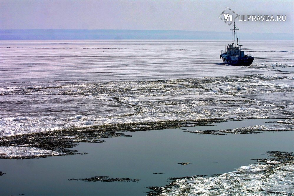 МЧС: на ульяновских реках начал разрушаться ледяной покров