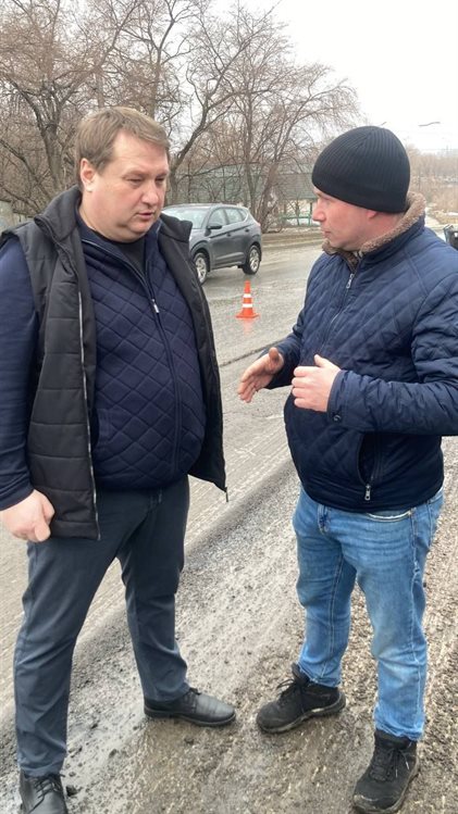 В Ульяновске приступили к ремонту дорог горячим асфальтом