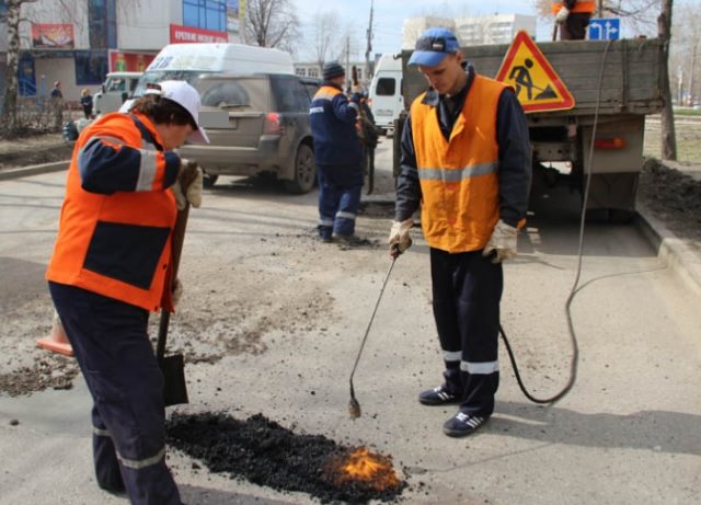 В Ульяновске ремонтируют дороги по маршрутам легкоатлетических эстафет