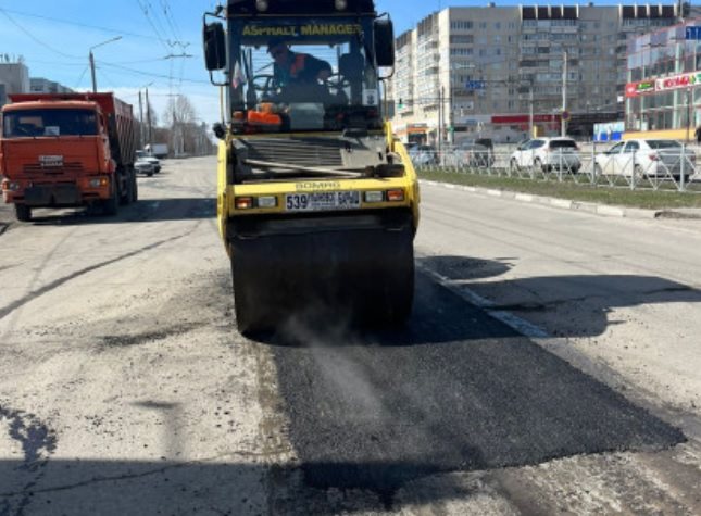 В Ульяновске дороги ремонтируют шесть бригад «Дорремстроя»