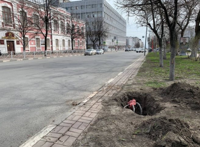 На улице Гончарова в Ульяновске меняют опоры освещения