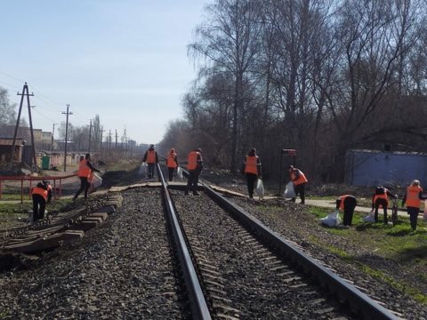 В Ульяновске очистили от мусора около 2 км полосы отвода железнодорожного пути