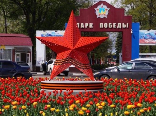 В Ульяновске ко Дню Победы ремонтируют памятные объекты и высаживают цветники