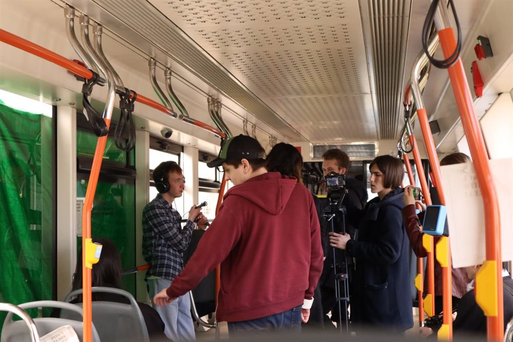 Мистика или кино? Ульяновские студенты за 5500 рублей отправились на трамвае в Питер