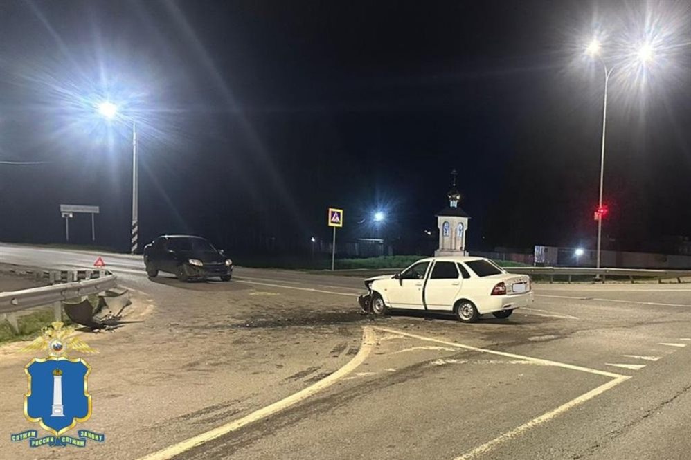 На трассе Цивильск – Ульяновск столкнулись три машины