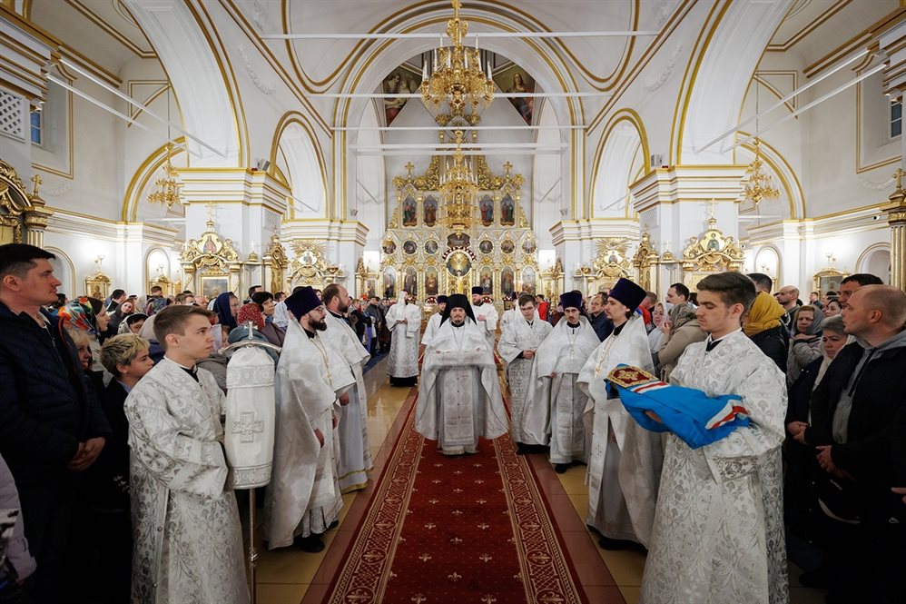 В Ульяновске прошло праздничное Пасхальное богослужение