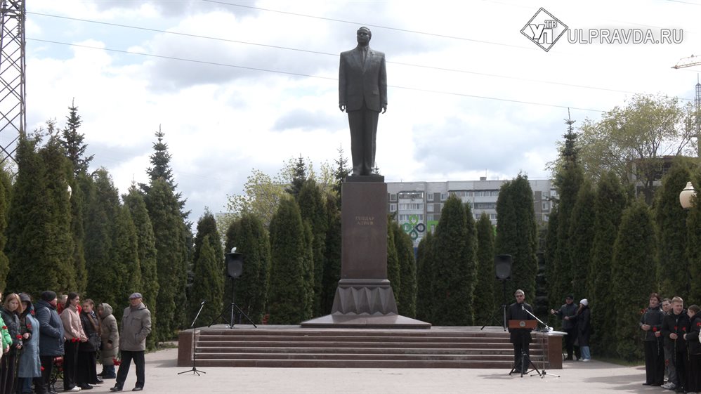В Ульяновске отметили 101-ю годовщину со дня рождения Гейдара Алиева