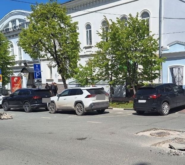 В центре Ульяновска установят ограждение на месте ремонта ливневых колодцев