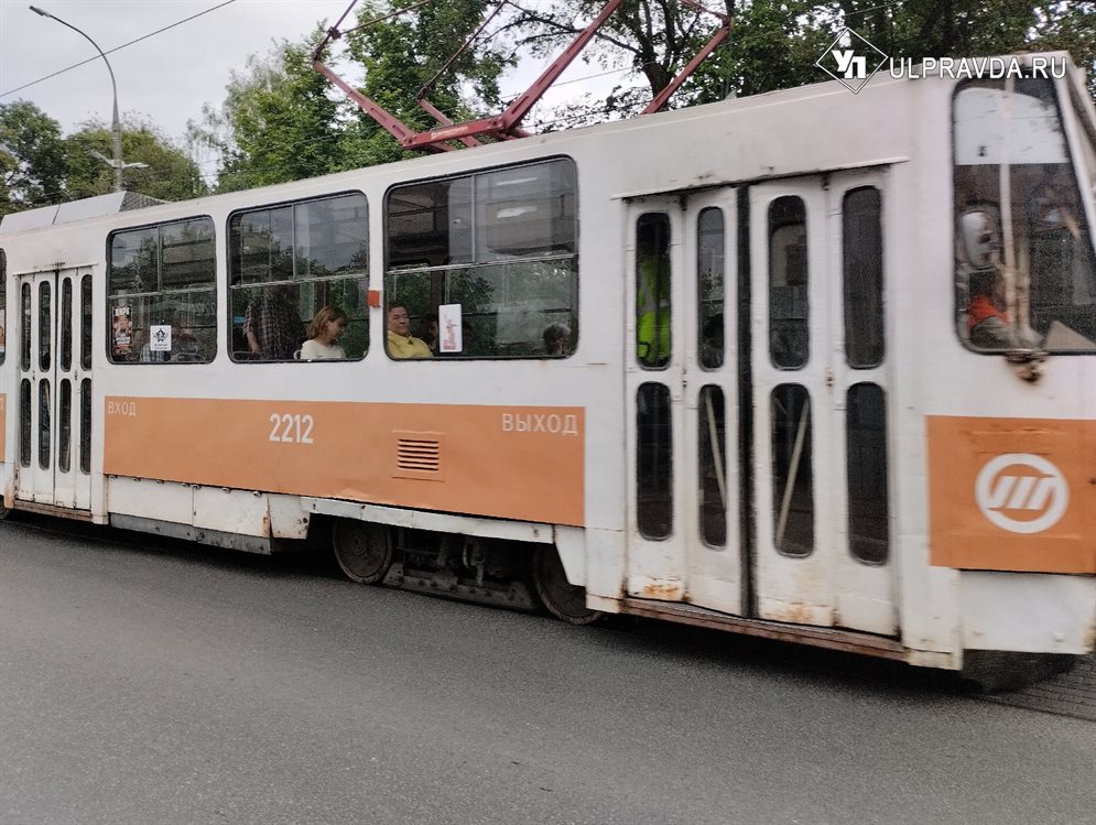 На улице Пушкарёва в Ульяновске продолжается обновление трамвайных путей