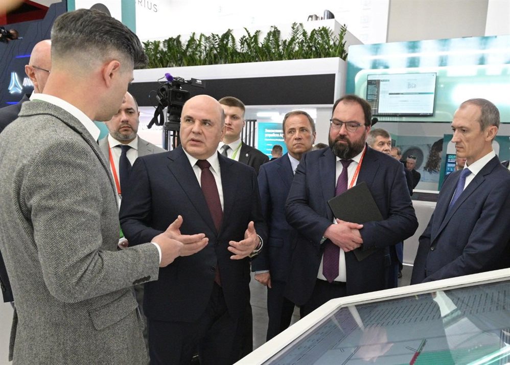 В Нижнем Новгороде обсудили развитие цифровой индустрии и представили новую «Волгу»