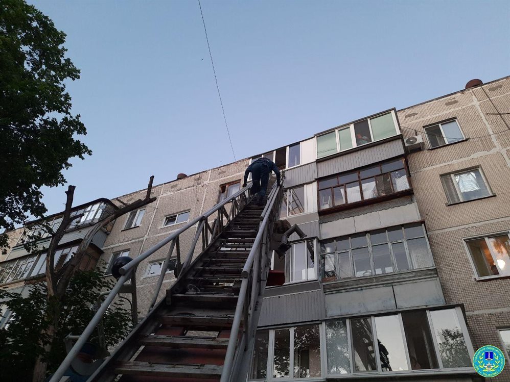 В Ульяновске маленькая девочка закрыла бабушку на балконе