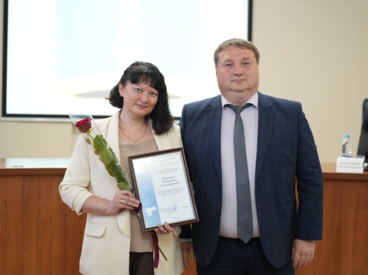 Специалистов в сфере здравоохранения наградили в администрации Ульяновска