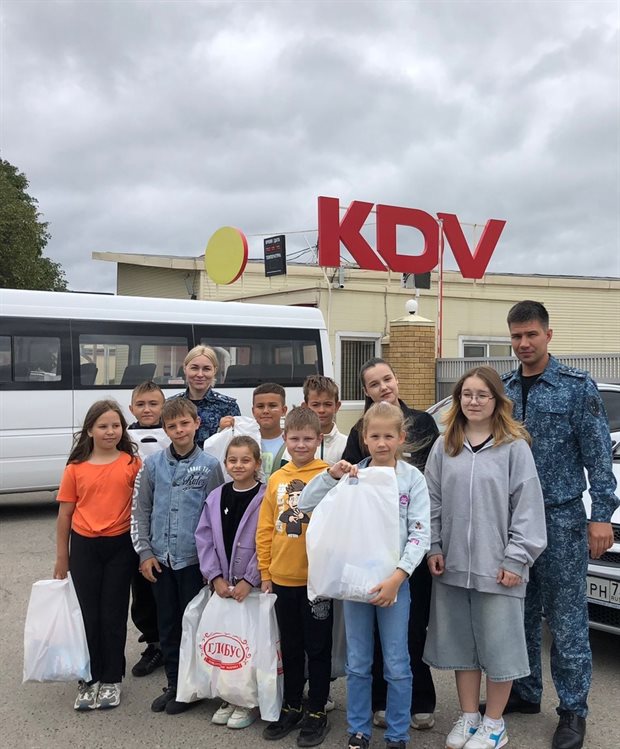 Дети сотрудников ИК-2 УФСИН России по Ульяновской области посетили кондитерскую фабрику «Глобус»