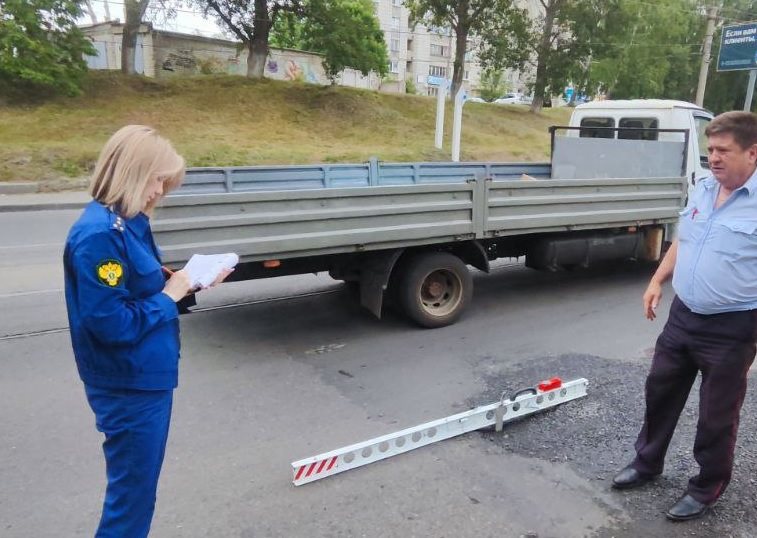 На трёх улицах Ульяновска просел асфальт. Прокуратура начала проверку