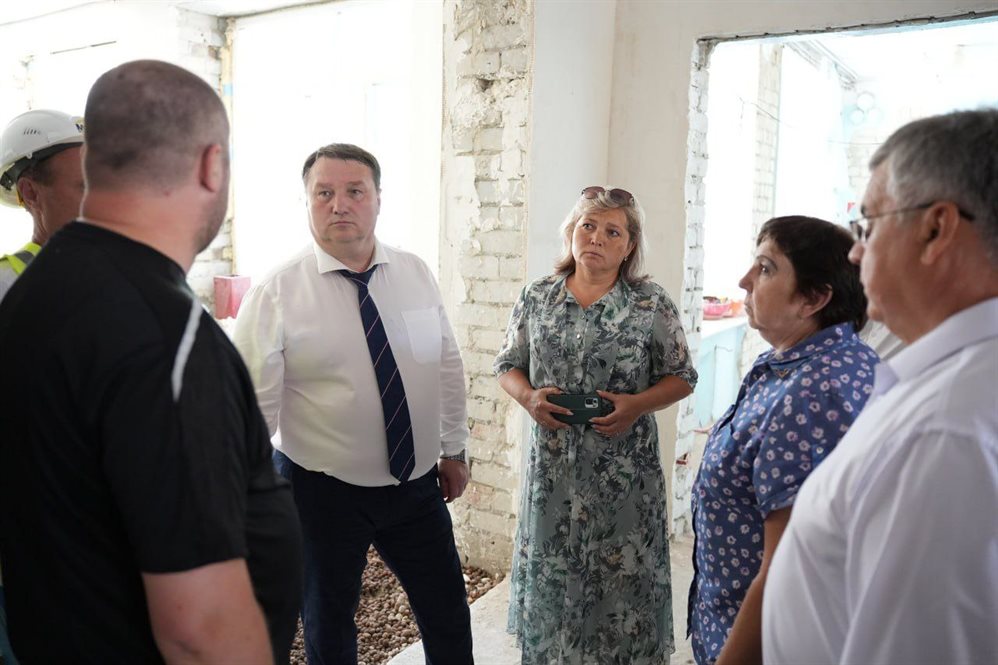 Глава Ульяновска проконтролировал ход ремонта школы № 7 и лицея № 40