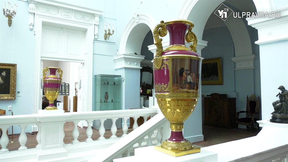 История предметов. Как вазы Императорского фарфорового завода оказались в коллекции симбирянки