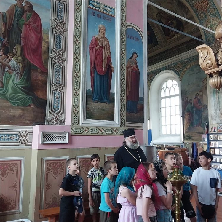 Ребята из «Остров детства» побывали в храме Димитрия Солунского