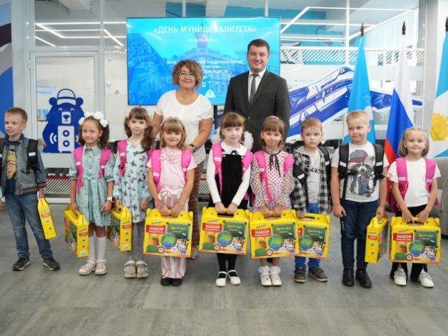 В Ульяновске более шести тысяч детей получили помощь к новому учебному году