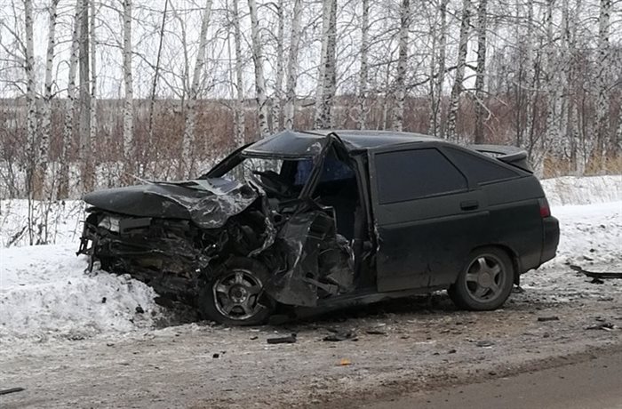 Ваз 2112 дтп. ВАЗ 2112 черная авария зимой.