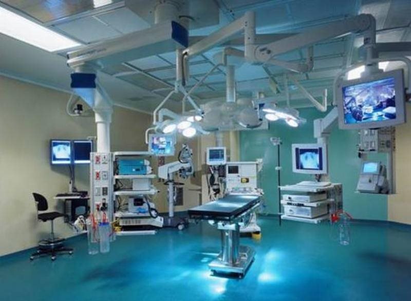 Оснащение больниц и поликлиник современным оборудованием  