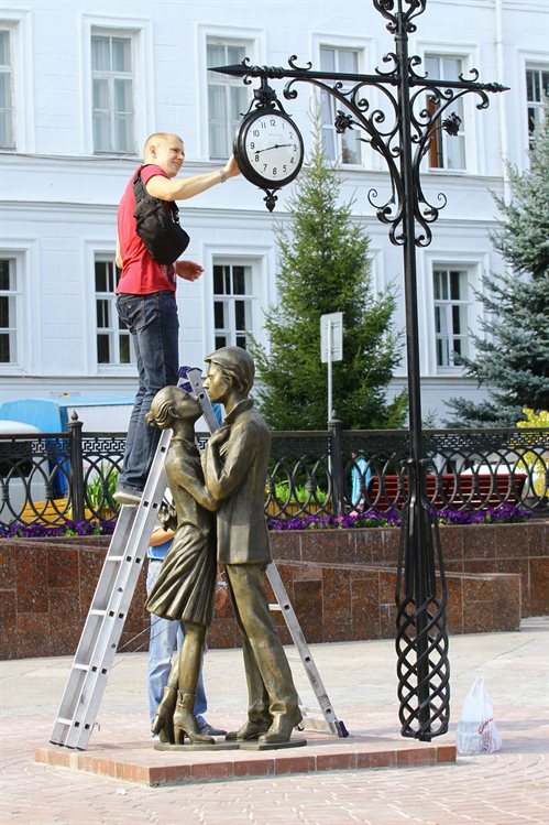 Новый памятник. В центре Ульяновска увековечили место свиданий