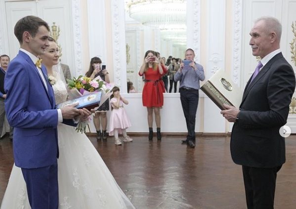 Сыграли свадьбу ульяновцы, которые познакомились на Губернаторском балу