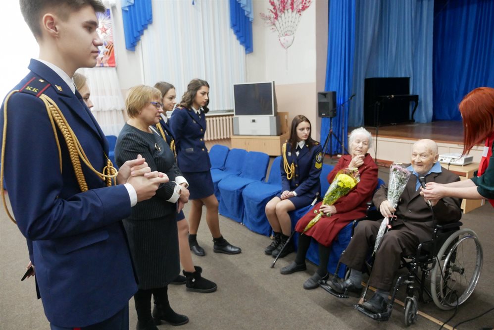 Ульяновские офицеры и кадеты Следкома посетили ветеранов и детей войны