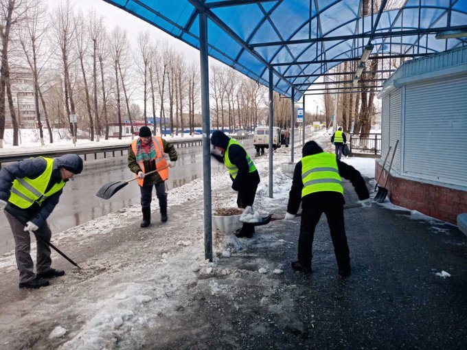 60 спецмашин очищают Ульяновск от снега