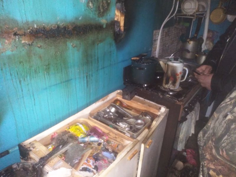 В Павловке огнеборцы спасли из горящего дома 91-летнюю женщину